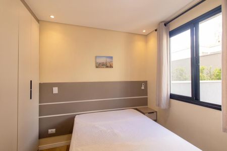 Quarto  de kitnet/studio para alugar com 1 quarto, 28m² em Centro, Curitiba