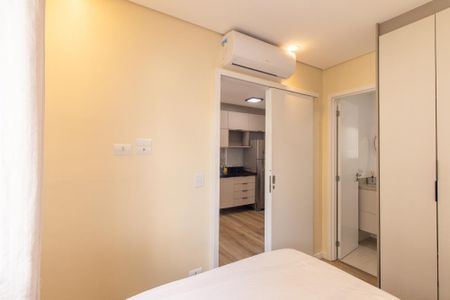 Quarto  de kitnet/studio para alugar com 1 quarto, 28m² em Centro, Curitiba