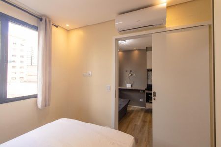 Quarto  de kitnet/studio para alugar com 1 quarto, 28m² em Centro, Curitiba