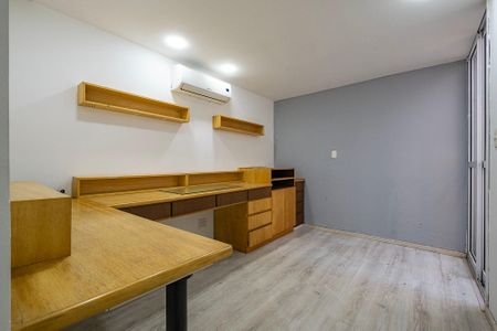Casa para alugar com 180m², 3 quartos e 2 vagasSuíte 2