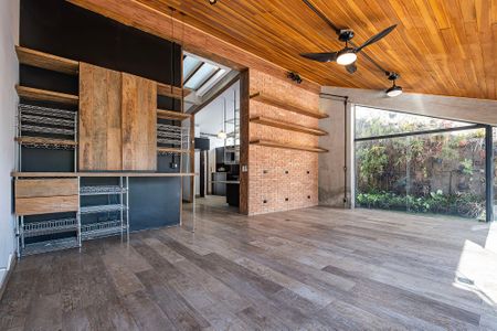 Sala de casa à venda com 3 quartos, 180m² em Vila Madalena, São Paulo