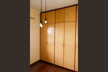 Casa à venda com 221m², 3 quartos e 4 vagasQuarto 2