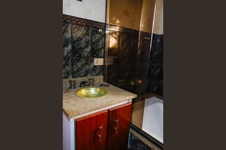 Casa à venda com 221m², 3 quartos e 4 vagasBanheiro da Suíte 3