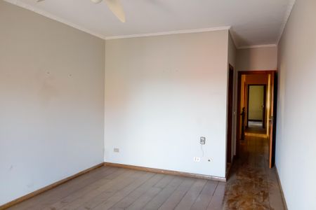 Casa à venda com 221m², 3 quartos e 4 vagasQuarto 3 - Suíte