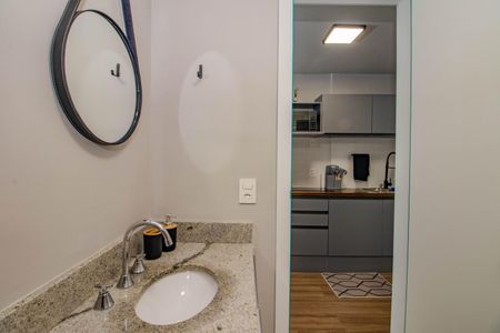 Banheiro de kitnet/studio à venda com 1 quarto, 27m² em Passo D’areia, Porto Alegre
