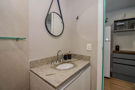 Banheiro de kitnet/studio à venda com 1 quarto, 27m² em Passo D’areia, Porto Alegre