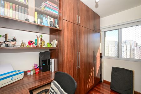 Apartamento à venda com 71m², 2 quartos e 2 vagasQuarto