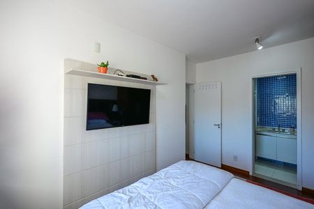 Apartamento à venda com 71m², 2 quartos e 2 vagasSuíte