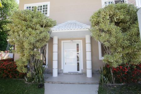 Casa para alugar com 322m², 4 quartos e 3 vagasFrente da casa