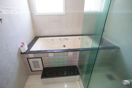 Casa para alugar com 322m², 4 quartos e 3 vagasBanheiro da Suíte