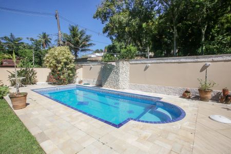 Casa para alugar com 322m², 4 quartos e 3 vagasPiscina