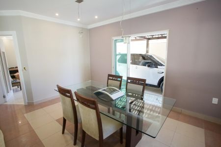 Casa para alugar com 4 quartos, 322m² em Jacarepaguá, Rio de Janeiro