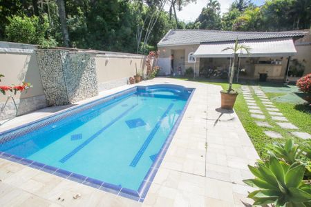 Casa para alugar com 322m², 4 quartos e 3 vagasPiscina