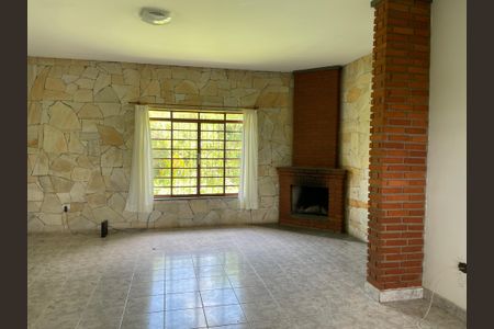 Sala de casa para alugar com 3 quartos, 5314m² em Rio Cotia, Cotia