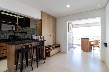 Sala de Estar de apartamento à venda com 2 quartos, 69m² em Santa Teresinha, São Paulo