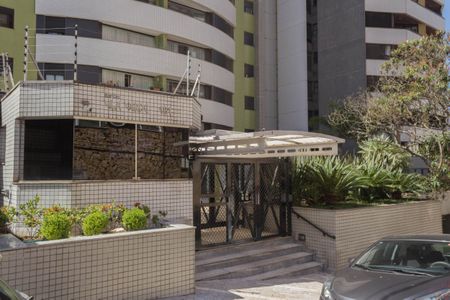 Apartamento à venda com 120m², 4 quartos e 4 vagasFachada