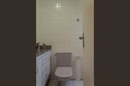 Apartamento à venda com 120m², 4 quartos e 4 vagasBanheiro da Suíte 2