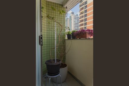 Apartamento à venda com 120m², 4 quartos e 4 vagasVaranda