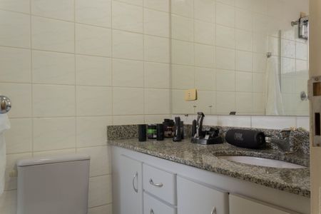 Apartamento à venda com 120m², 4 quartos e 4 vagasBanheiro da Suíte 1