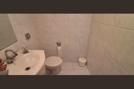 Casa à venda com 192m², 2 quartos e 2 vagasLavabo 