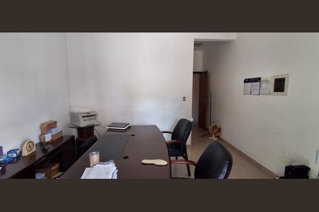 Casa à venda com 192m², 2 quartos e 2 vagasSuíte 