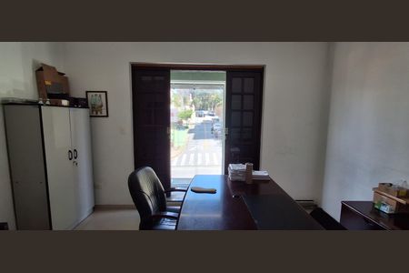 Casa à venda com 192m², 2 quartos e 2 vagasSuíte 