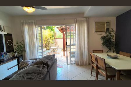 Casa à venda com 4 quartos, 140m² em Vargem Pequena, Rio de Janeiro