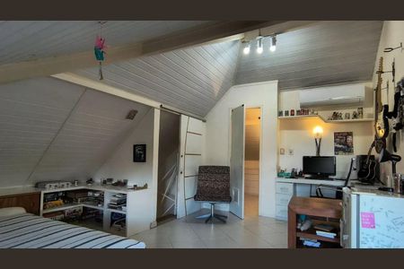 Casa à venda com 4 quartos, 140m² em Vargem Pequena, Rio de Janeiro