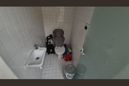 Casa de condomínio à venda com 255m², 4 quartos e 2 vagasLavabo 2