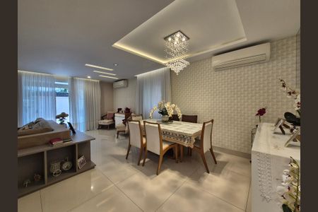 Sala de casa de condomínio à venda com 4 quartos, 255m² em Barra da Tijuca, Rio de Janeiro