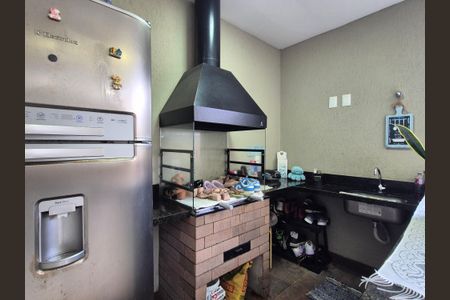 Casa de condomínio à venda com 255m², 4 quartos e 2 vagasÁrea externa