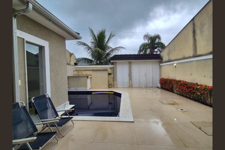 Casa de condomínio à venda com 255m², 4 quartos e 2 vagasÁrea externa