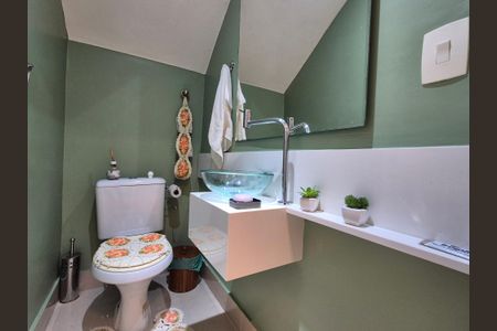 Casa de condomínio à venda com 255m², 4 quartos e 2 vagasLavabo 1