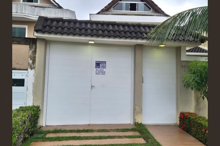Casa de condomínio à venda com 255m², 4 quartos e 2 vagasPlaca