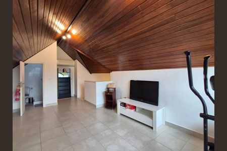 Casa de condomínio à venda com 255m², 4 quartos e 2 vagasSótão