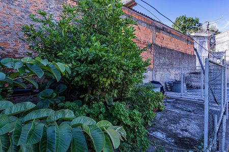 Casa à venda com 50m², 4 quartos e 1 vagaQuintal