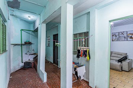 Casa à venda com 50m², 4 quartos e 1 vagaÁrea de Serviço e quintal