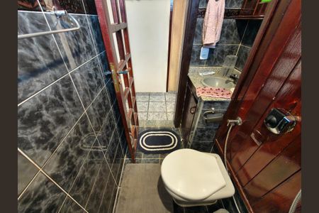 Apartamento à venda com 45m², 2 quartos e 1 vaga Apartamento à venda com 45m², 2 quartos e 1 vagaBanheiro Social