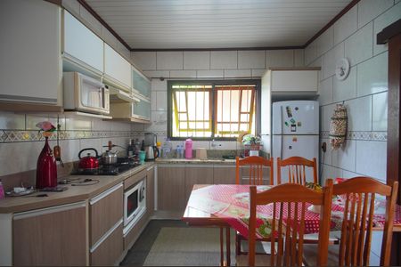 Casa à venda com 90m², 2 quartos e 2 vagasCozinha