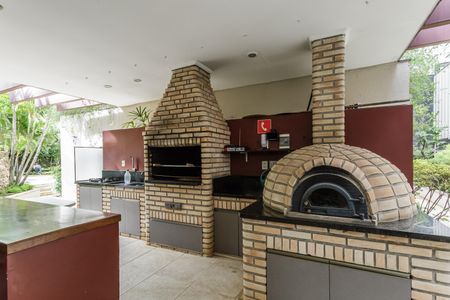 Apartamento à venda com 167m², 4 quartos e 3 vagas Apartamento à venda com 167m², 4 quartos e 3 vagasÁrea comum - Churrasqueira