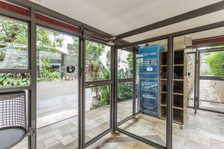 Apartamento à venda com 167m², 4 quartos e 3 vagas Apartamento à venda com 167m², 4 quartos e 3 vagasEntrada