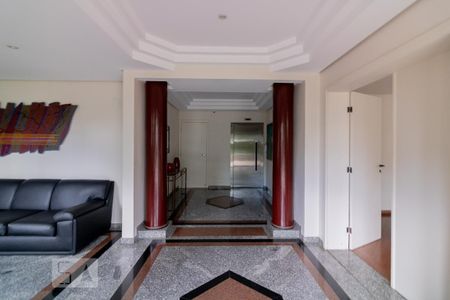 Apartamento à venda com 167m², 4 quartos e 3 vagas Apartamento à venda com 167m², 4 quartos e 3 vagasHall social