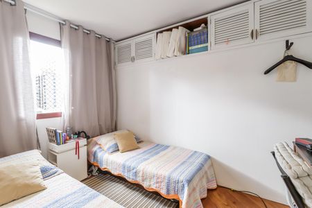 Apartamento à venda com 167m², 4 quartos e 3 vagas Apartamento à venda com 167m², 4 quartos e 3 vagasQuarto 2