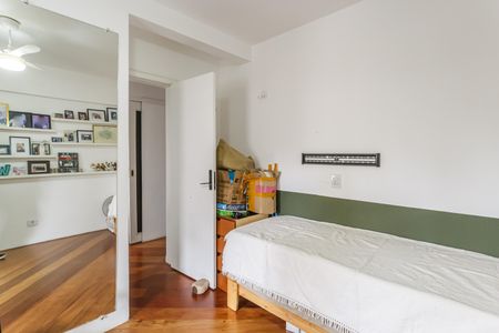 Apartamento à venda com 167m², 4 quartos e 3 vagas Apartamento à venda com 167m², 4 quartos e 3 vagasQuarto 1