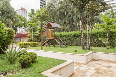 Apartamento à venda com 167m², 4 quartos e 3 vagas Apartamento à venda com 167m², 4 quartos e 3 vagasÁrea comum - Playground