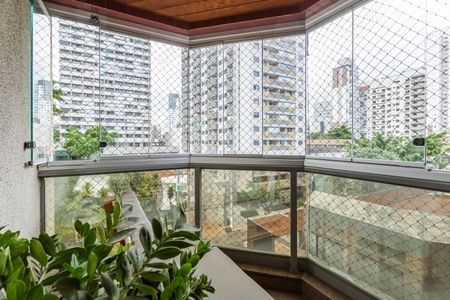 Apartamento à venda com 167m², 4 quartos e 3 vagas Apartamento à venda com 167m², 4 quartos e 3 vagasVaranda