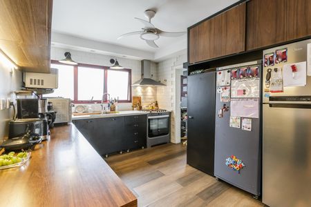 Apartamento à venda com 167m², 4 quartos e 3 vagas Apartamento à venda com 167m², 4 quartos e 3 vagasCozinha