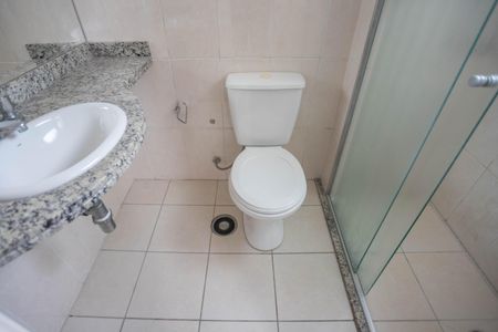 Apartamento à venda com 69m², 2 quartos e 2 vagas Apartamento à venda com 69m², 2 quartos e 2 vagasBanheiro da suíte