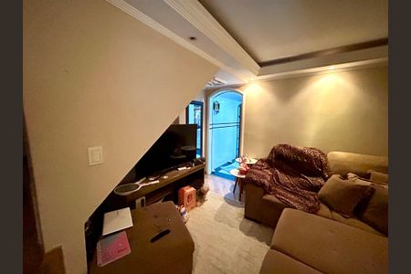 Sala de casa para alugar com 2 quartos, 200m² em Jardim Pres. Dutra, Guarulhos