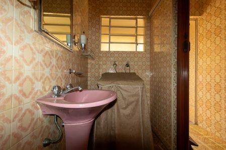 Casa à venda com 300m², 5 quartos e 1 vagaBanheiro